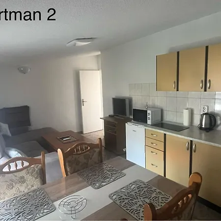 Meri Apartment Vir